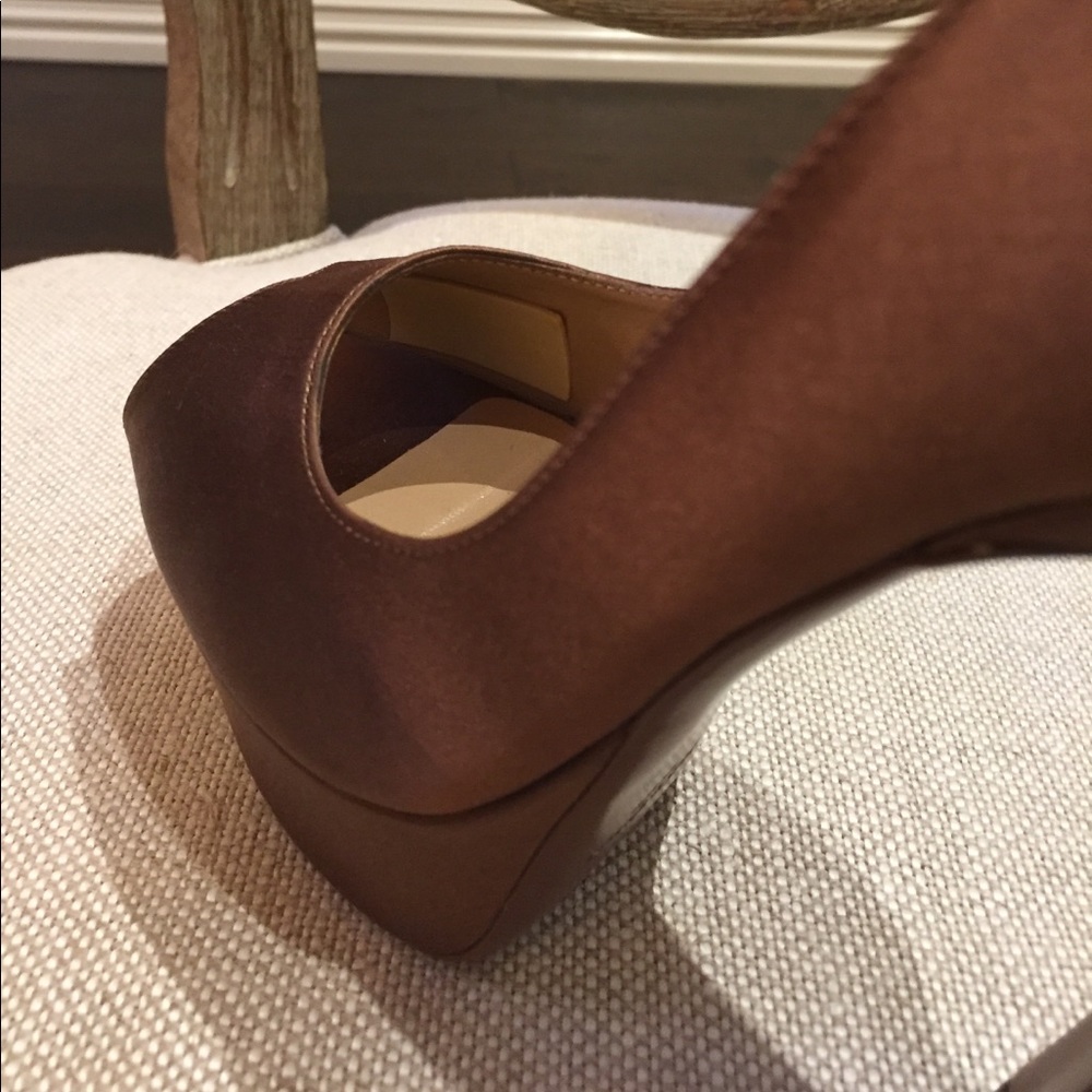 YSL Palais Silk copper peep toe pumps. Sz 6 - Picture 7 of 8